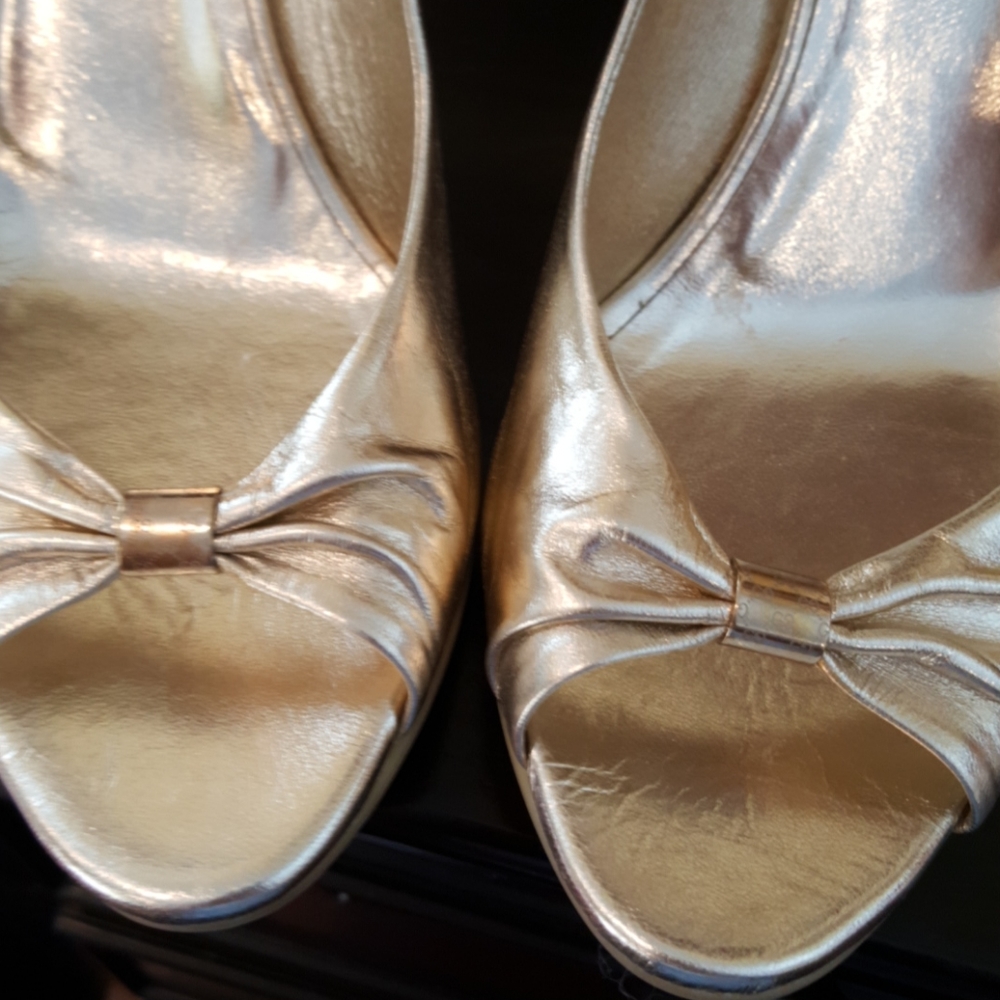 Shoes - Picture 6 of 8